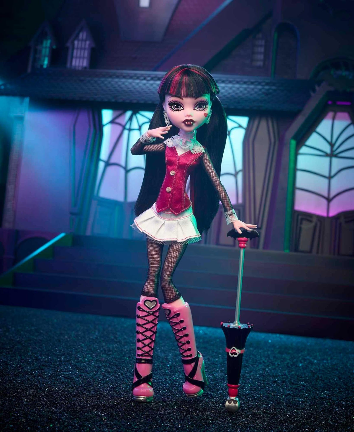 Monster High Draculaura Reproduction Doll with Pet, Display Stand & Accessories U69635